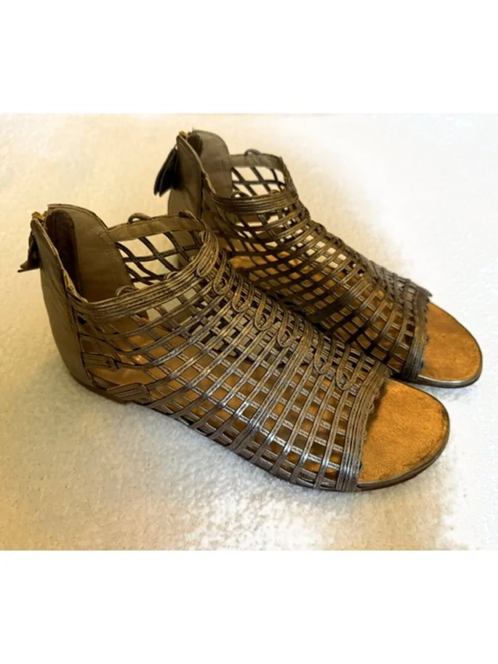 Stuart Weitzman Metallic Woven Cage Sandals With Box - size 8
